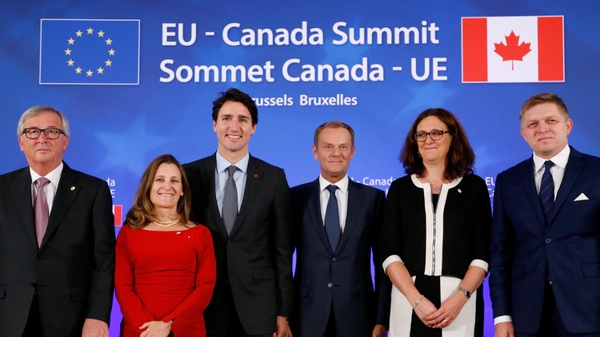 Members of the European Parliament's powerful trade committee voted 25 in favour of the deal
