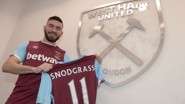 Snodgrass with his new jersey