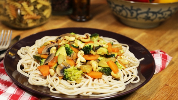 Meat-Free Week! Sweet n' Sour Cashew Nut & Vegetable Stir Fry