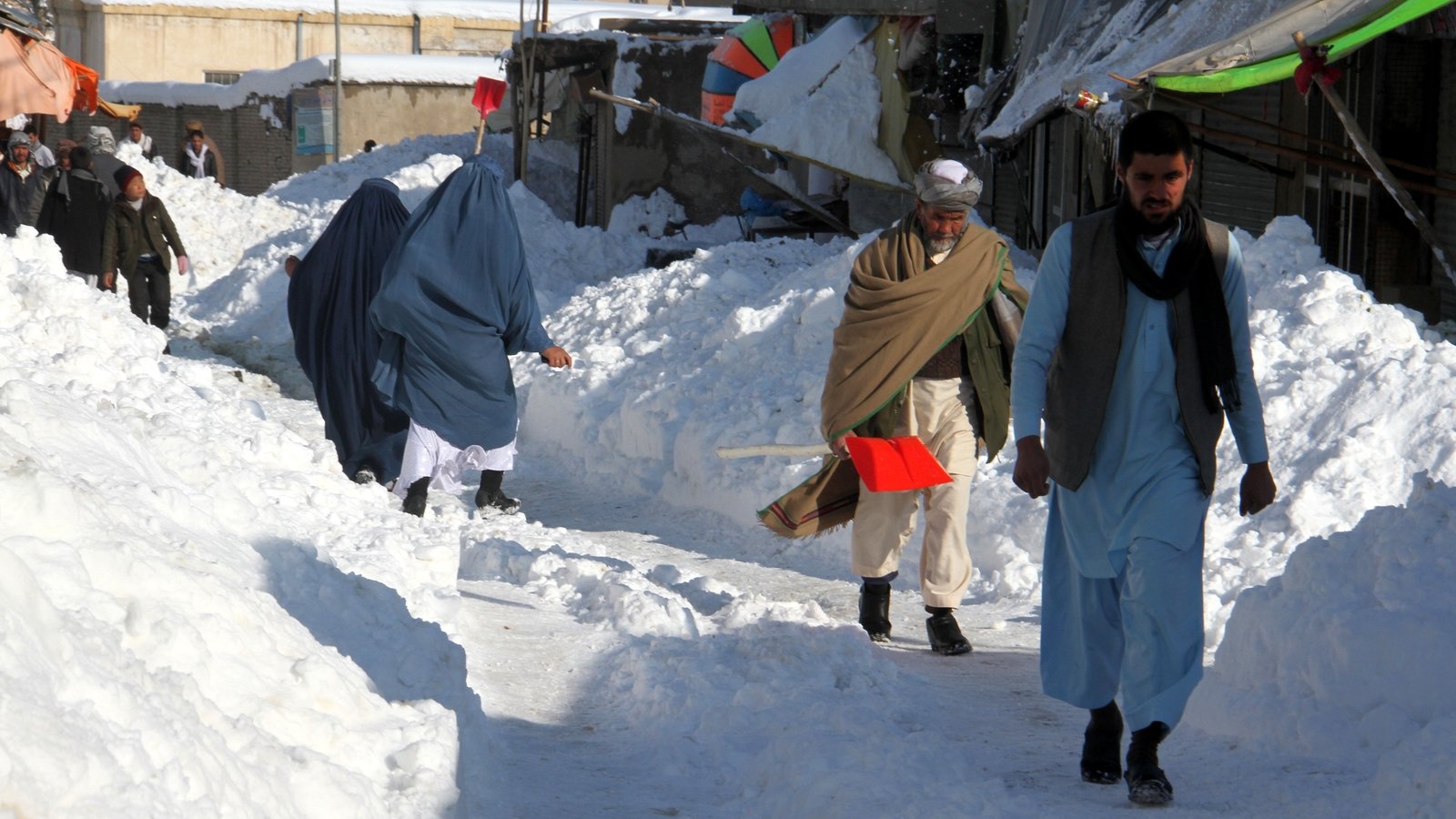 scores-die-as-snow-hits-afghanistan-and-pakistan