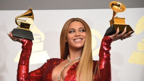 Beyoncé with her two awards