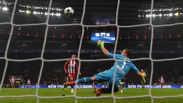 Antoine Griezmann scores