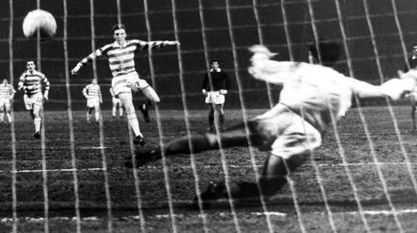 Celtic's Tommy Gemmell (l) scores a penalty in 1967
