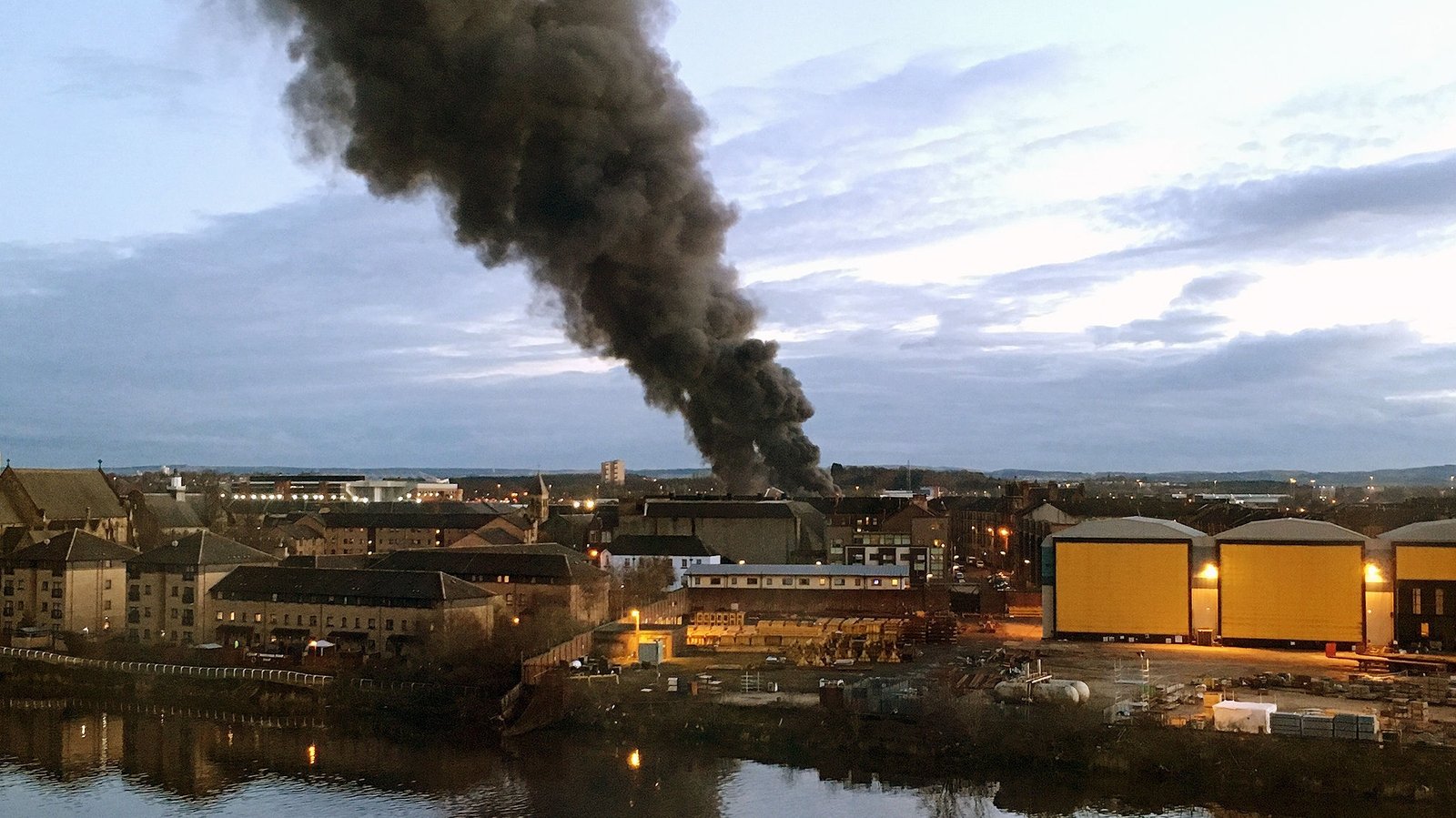 Huge fire brought under control in Glasgow