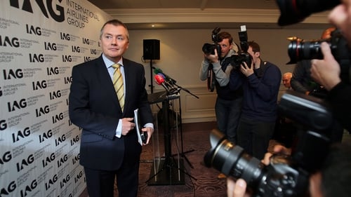 IAG's CEO Willie Walsh says he will defer his retirement