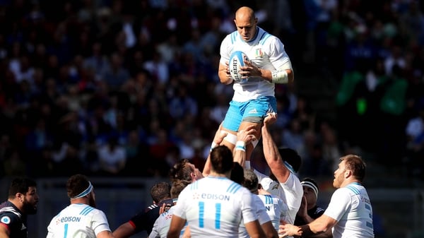 Sergio Parisse continues to thrive in Italian colours