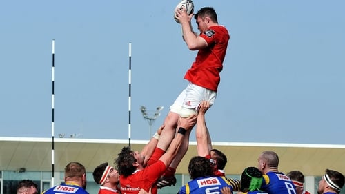 Peter O'Mahony starts at number 6 for Munster