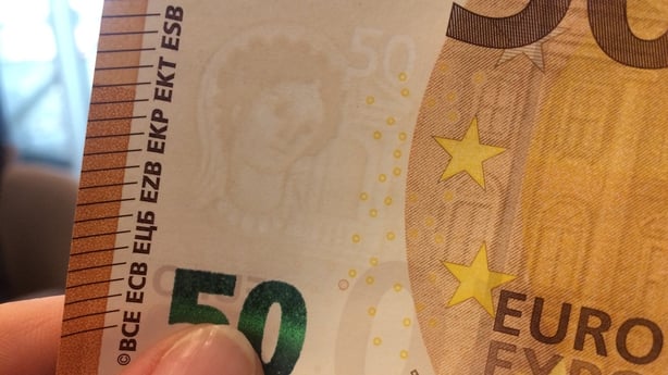 New 10 euro banknote in circulation: Watermark, hologram, emerald number