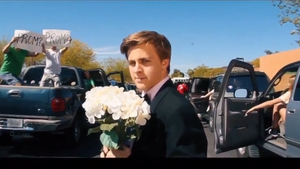 High school student and Ryan Gosling lookalike, Jacob Staudenmaier, asked Emma Stone to prom in the most epic way!