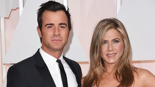 Jennifer Aniston just put the most elegant spin on a sporty outfit