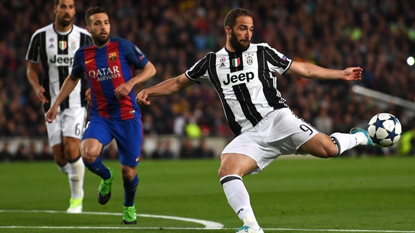 Gonzalo Higuain looks set to move to Chelsea on loan