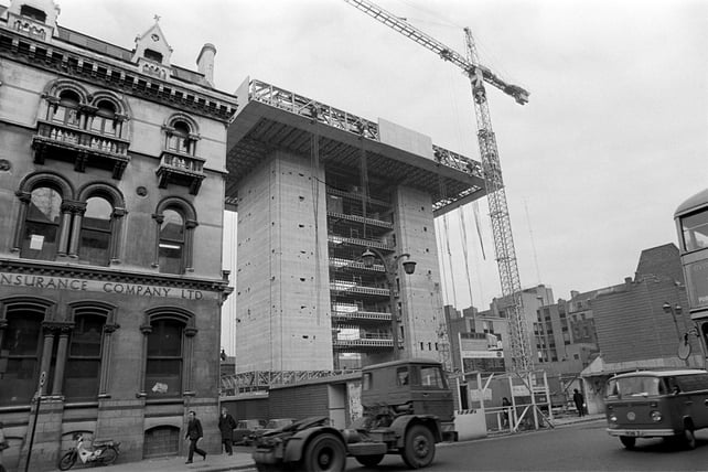 RTÉ Archives | Environment | Central Bank To Be Cut Short