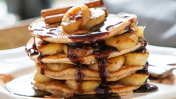 Gingerbread Pancakes with Sticky Bananas