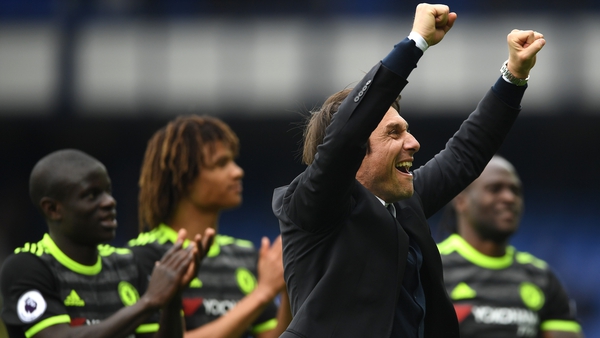 Antonio Conte shows his delight after the win at Goodison Park