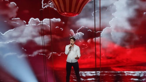 Brendan Murray - "There is going to be a helium hot air balloon above me. There's going to be lots of stuff in the background so it kind of looks like I am floating on air"