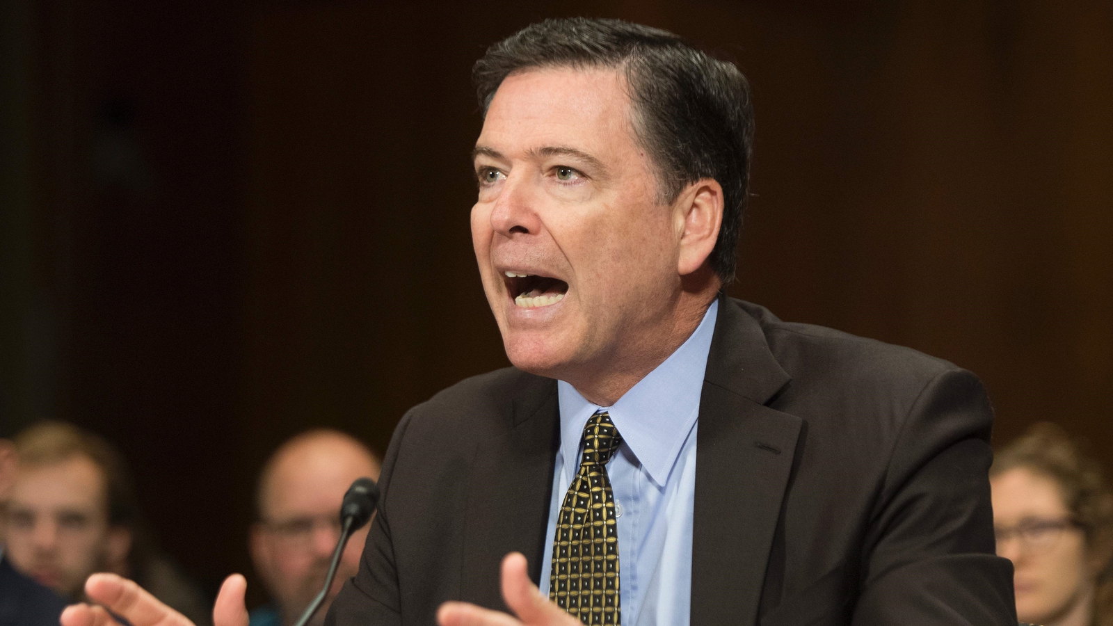 Fbis Comey Defends Decision On Clinton Email Inquiry 