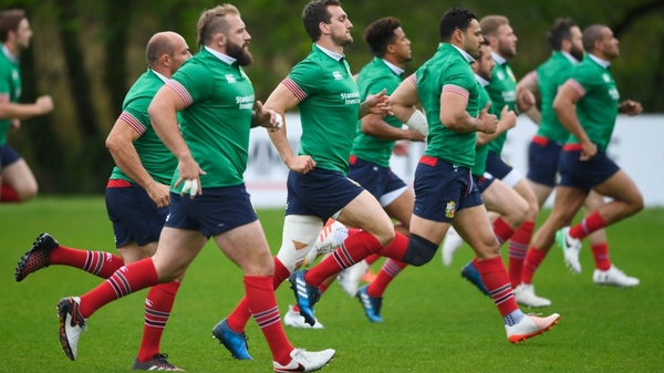 Sam Warburton (C) at training in Wales today