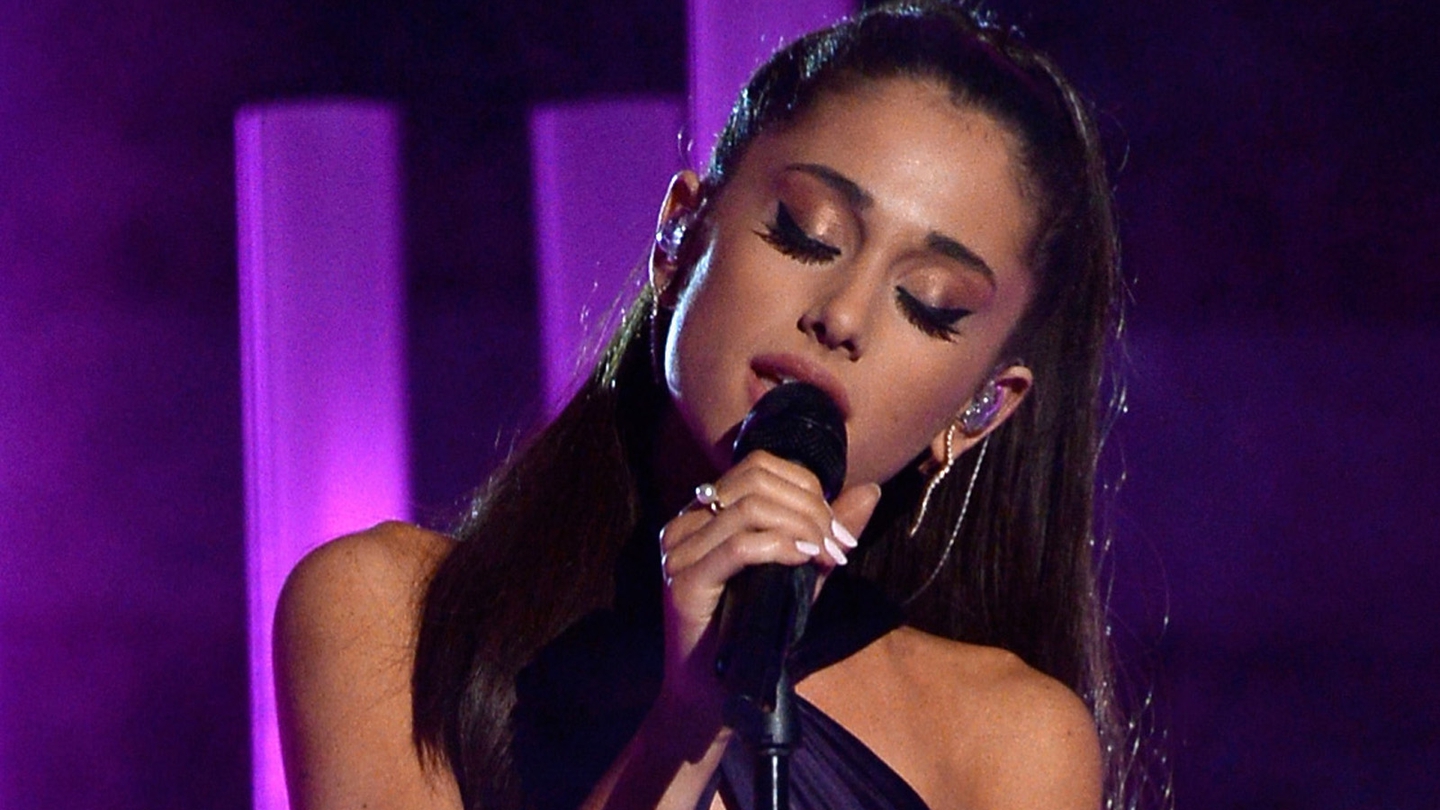 Ariana Grande: Fans must wear clear bags on tour after Manchester