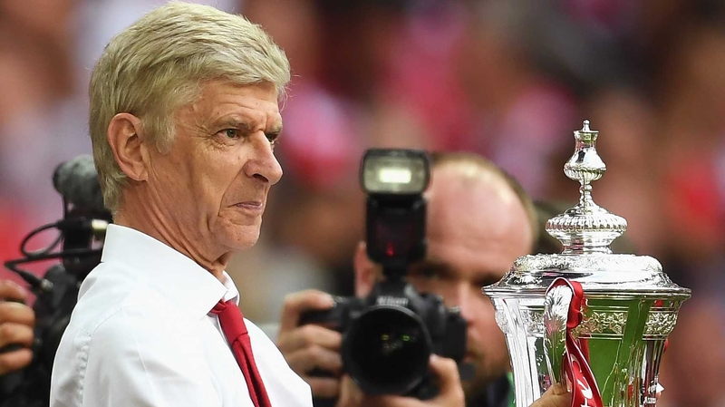 Wenger's future to become clear after Tuesday meeting