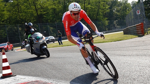 Dumoulin begins his time trial on the famous Monza F1 circuit