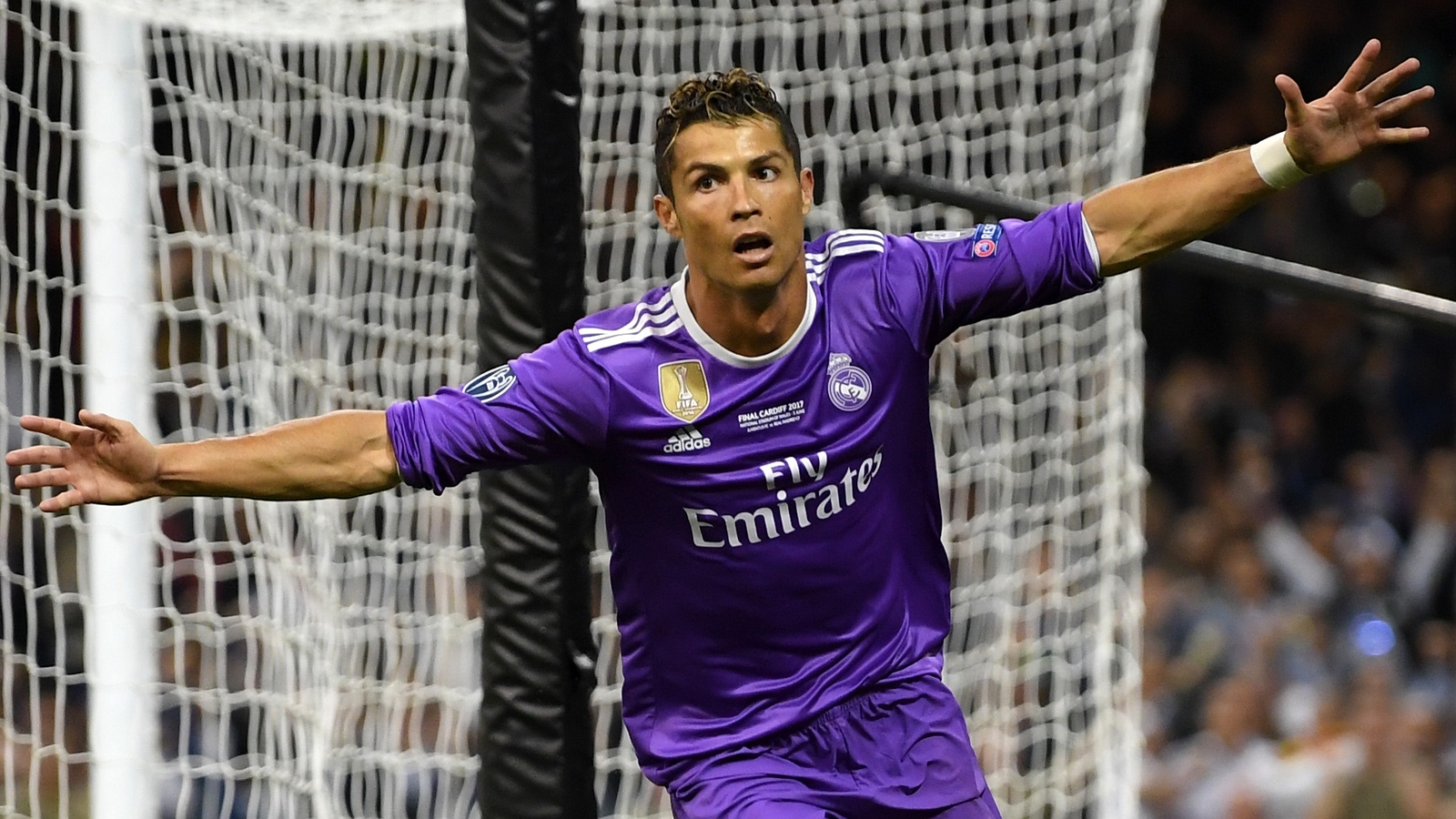 cristiano-ronaldo-welcomes-the-birth-of-twins