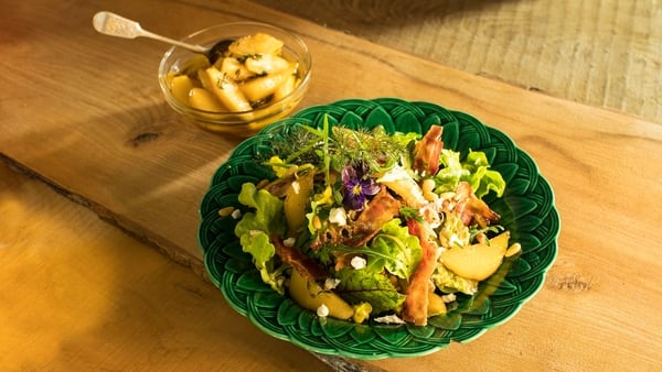 The mix of sweet and juicy pears, crispy pancetta and creamy goat's cheese is the perfect pear-ing in this go-to summer salad, which is ideal for sharing with friends. Serve as a satisfying yet light meal on its own or as an accompaniment to main dishes.