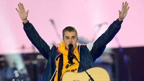 Justin Bieber reportedly wants dual American/Canadian citizenship.