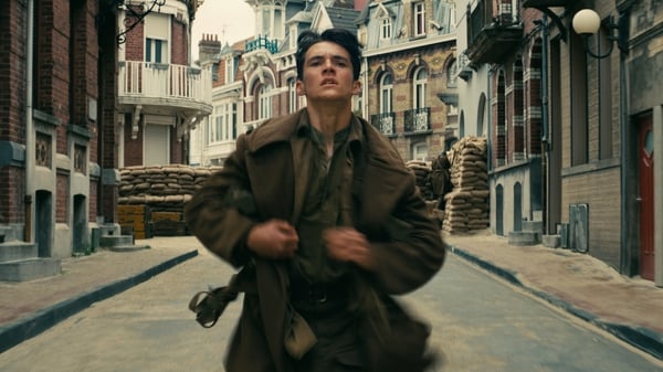 Fionn Whitehead as a young, inexperienced solider in Dunkirk