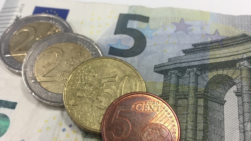 The minimum wage here increased from €9.25 an hour to €9.55 an hour in January 2018