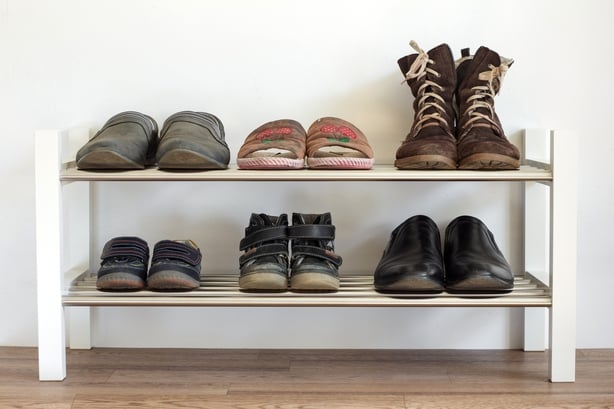 Shoe shelf
