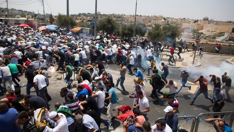 Six die in clashes between Israelis and Palestinians