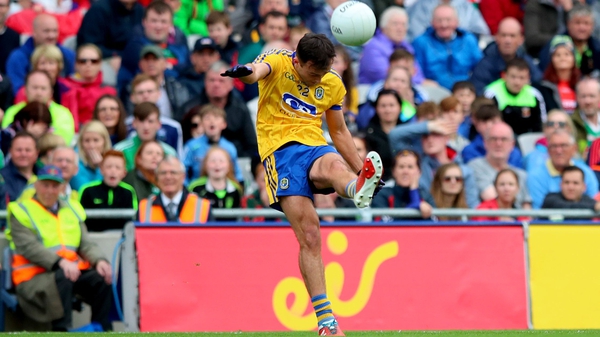 Donie Smith sends over a late free for Roscommon