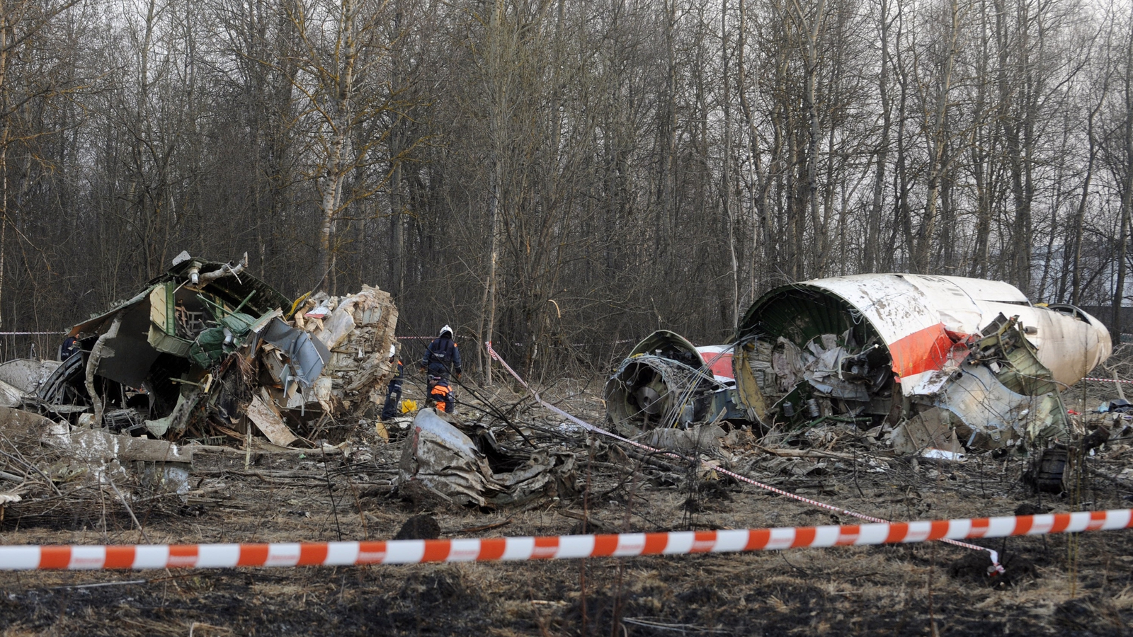 Смоленске авиакатастрофа. Катастрофа ту-154 в Смоленске. Катастрофа под Смоленском 2010. Крушение ту-154 под Смоленском.