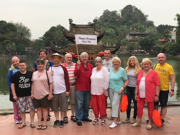 Francis-and-group-at-the-temple