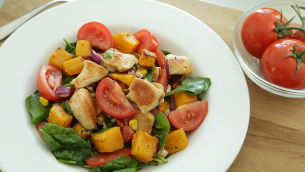 Spinach, squash & chicken salad: Op Trans