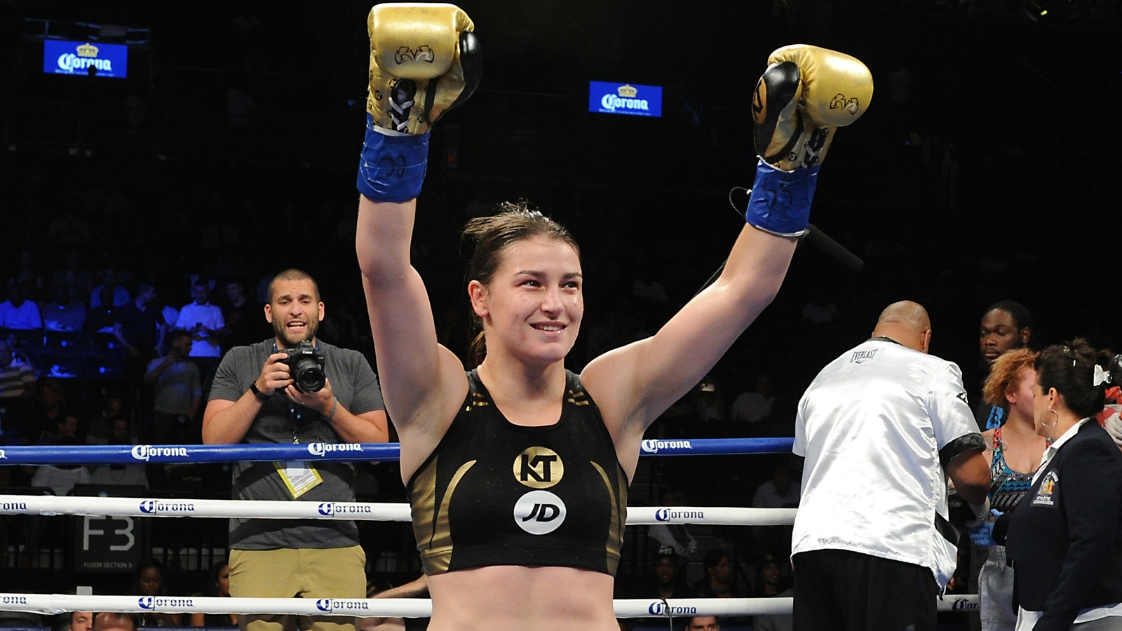 Katie Taylor: Girls can't 'run away' if I win belt