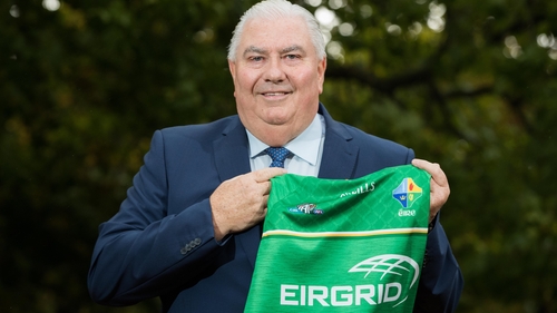 Joe Kernan with the Irish 2017 International Rules Series jersey
