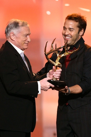 Hugh Hefner accepts the Alpha Male award from actor Jeremy Piven at Spike TV's 'Guys Choice' Awards, 2008
