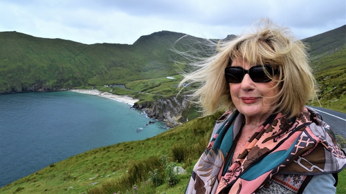 Sixty-six years on, actress Clare Mullen returns to Achill Island to revisit the scene of one of the worst film accidents of all time resulting in the death of four talented and extraordinary people working on a film called "Shark Island".