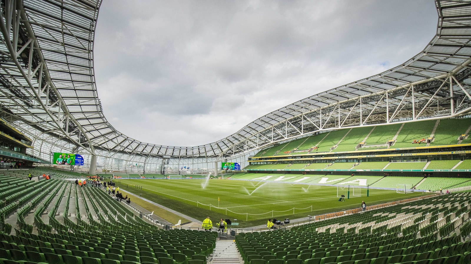 Two Huge Games Two Sports 100 000 Fans 18 Hours