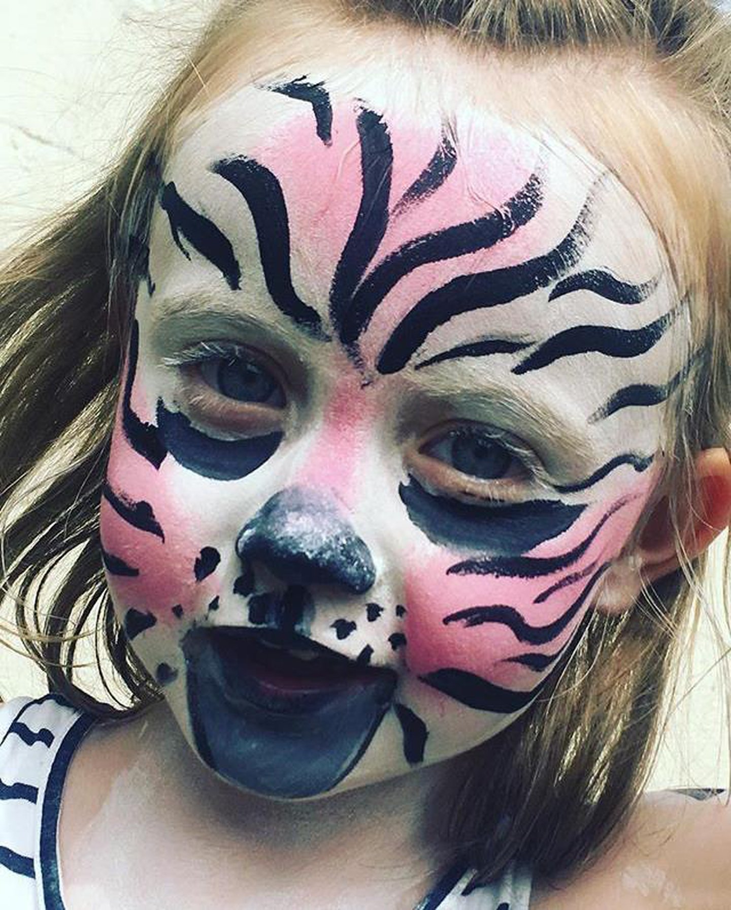 simple zebra face paint