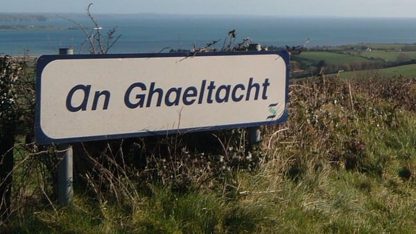 Moltaí faoi chúrsaí tithíochta sa Ghaeltacht i dtuarascáil nua