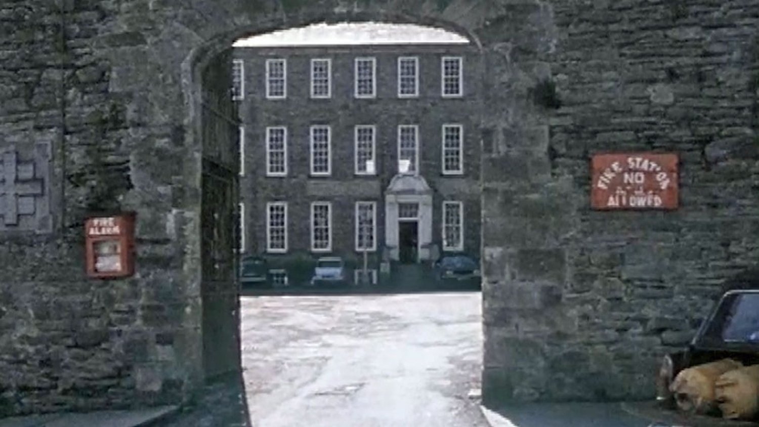 A guided tour through the history of Tipperary in images. Zoom in and take an up-close look Old photo of Dillon Street, Tipperary Town. Dillon Street, Tipperary Tipperary Then and Now - Vintage Photos of Tipperary