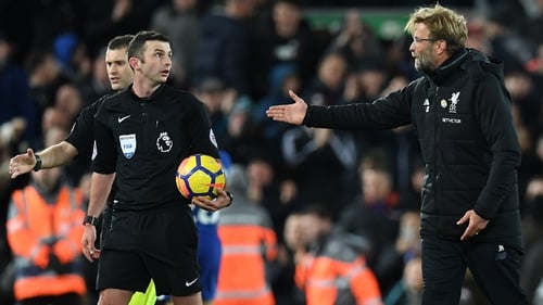 Jurgen Klopp was unhappy with the way that Michael Oliver delayed a substitution