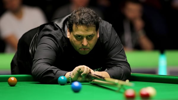 Leo Fernandez came from 5-1 down to defeat Ding Junhui in the UK Championship on Tuesday evening