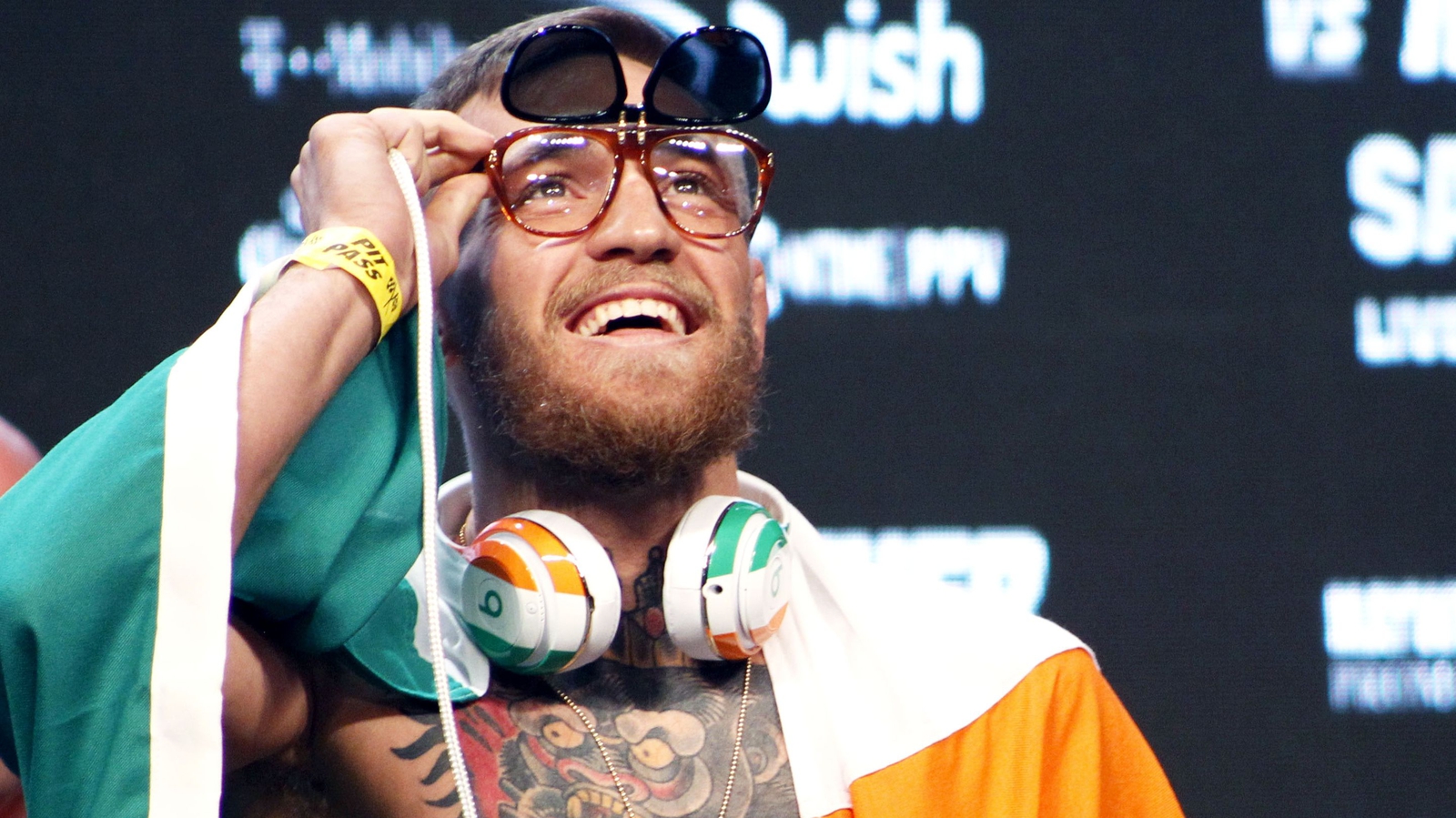 conor mcgregor headphones beats