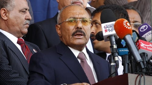 Supporters of former Yemeni president Ali Abdullah Saleh have battled Houthi fighters for a fourth day in the capital Sanaa