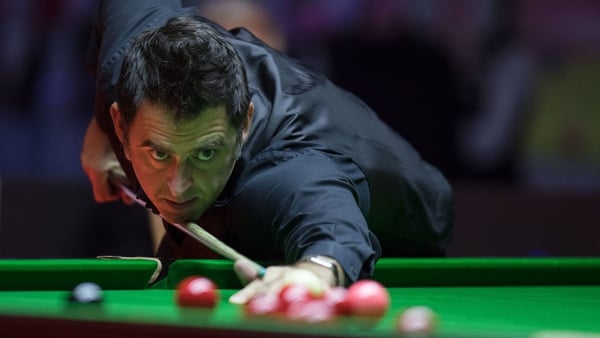 Ronnie O'Sullivan trails by two frames against Ali Carter