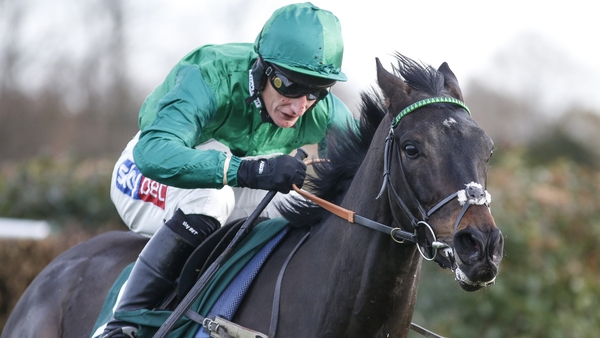Sceau Royal took the Henry VIII Novices' Chase at Sandown