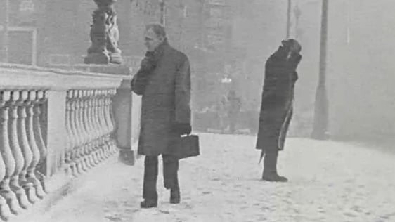 Snowfall on O'Connell Bridge (1962)